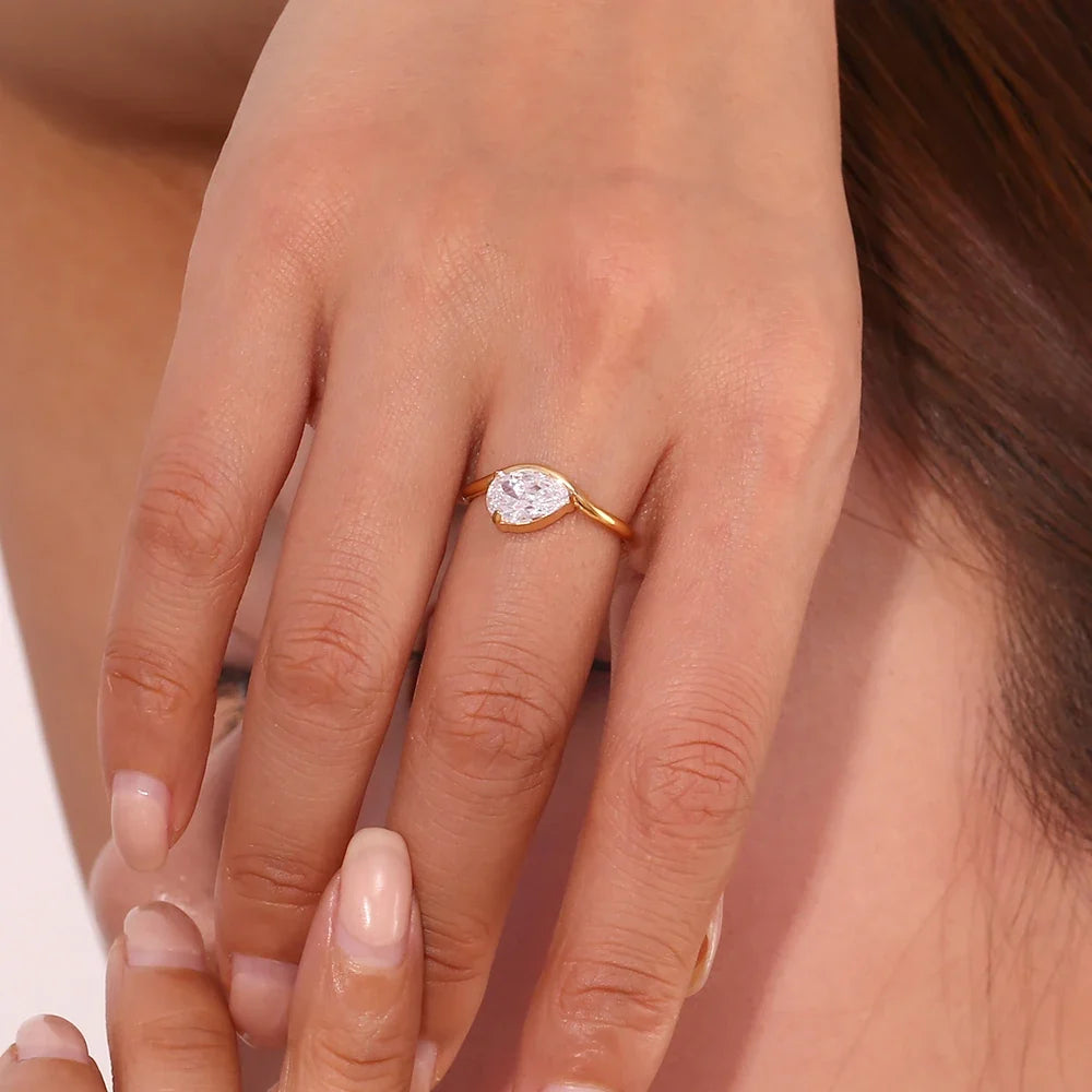 Mabel Ring by Louryx