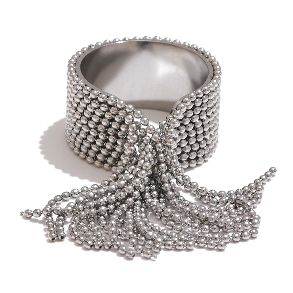 Anika Ring by Louryx