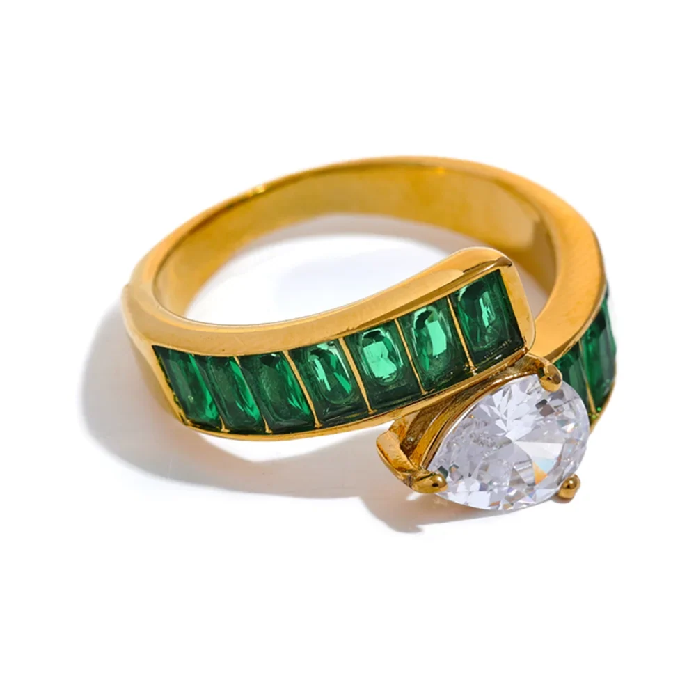Zainab Ring by Louryx