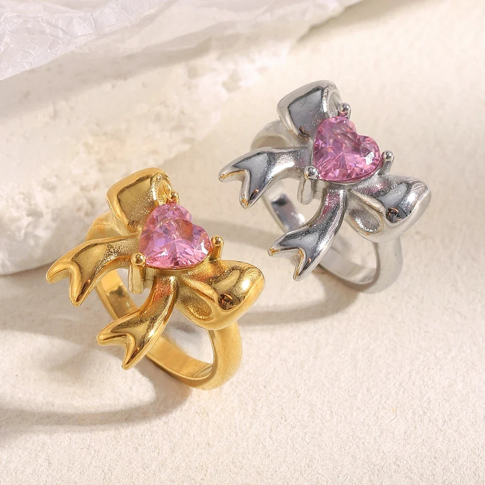 Clara Ring by Louryx
