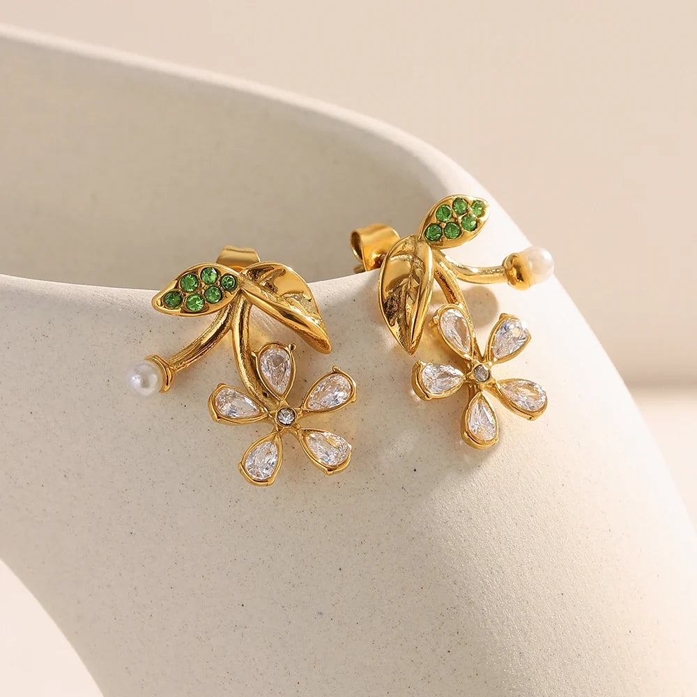 Saylor Earrings by Louryx