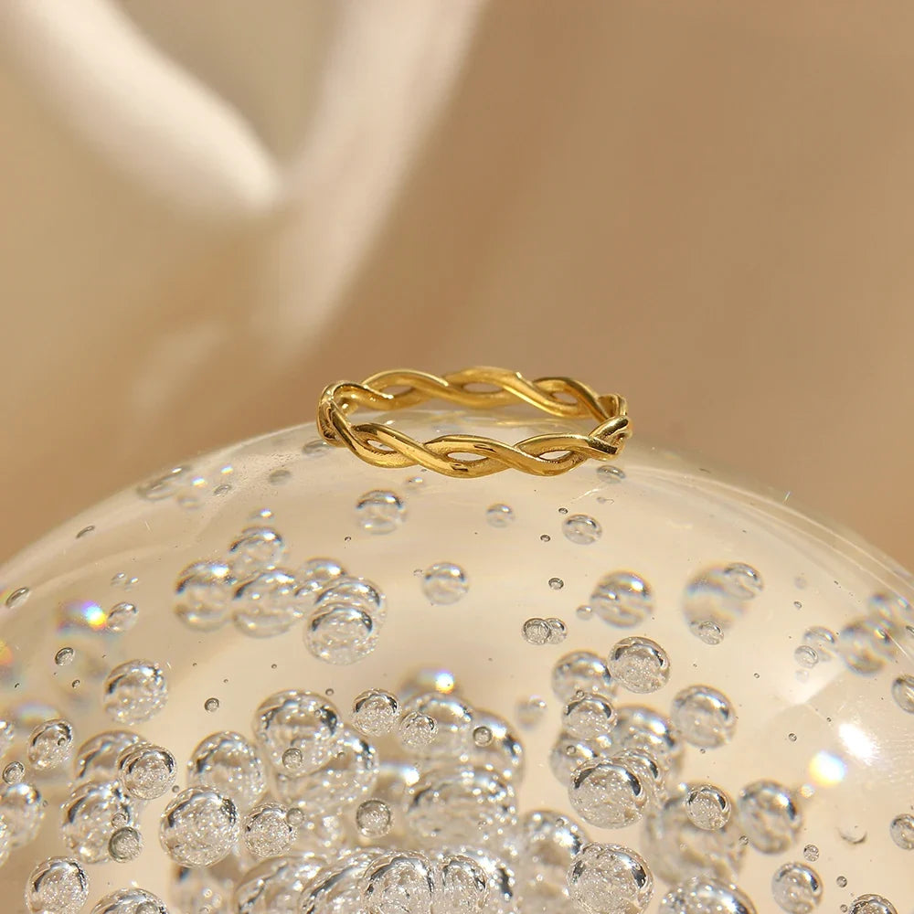 Norah Ring by Louryx