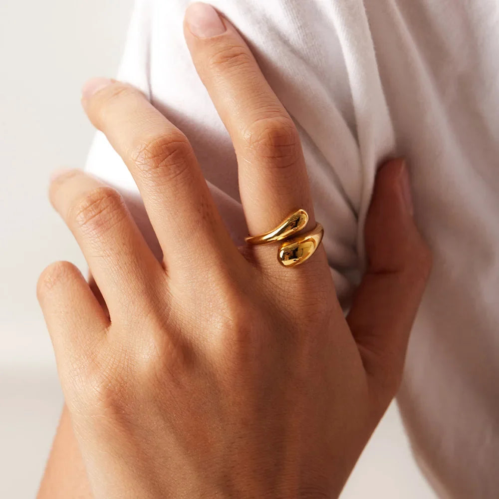 Sariyah Ring by Louryx