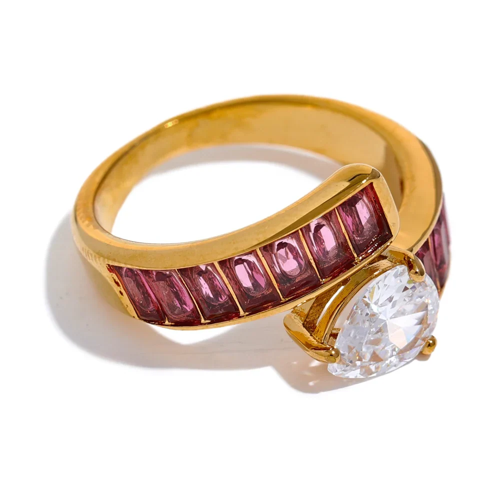 Zainab Ring by Louryx