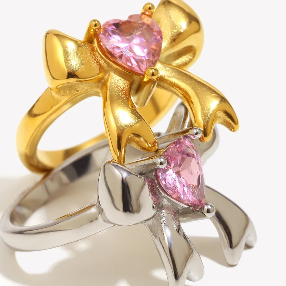 Clara Ring by Louryx
