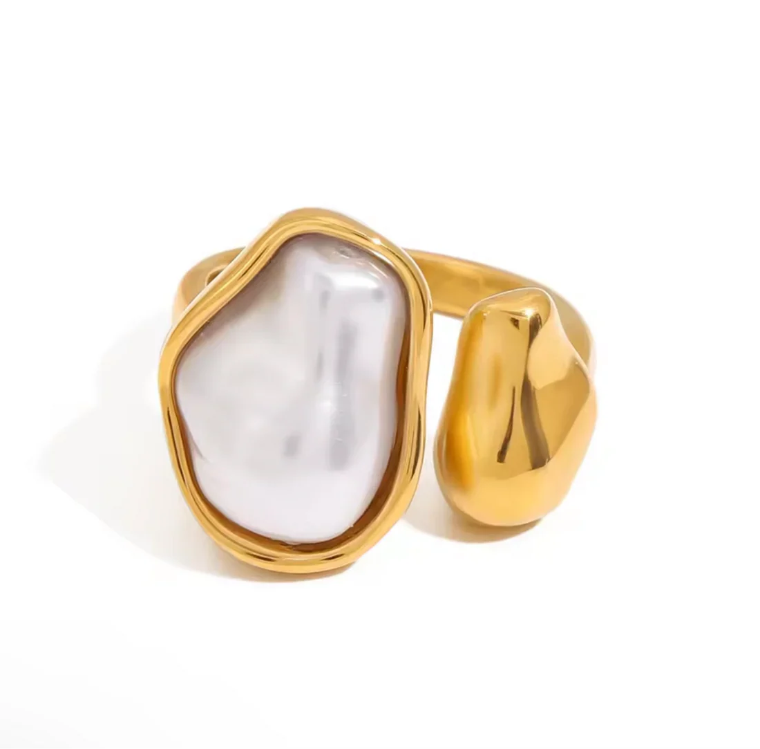 Arabella Ring by Louryx