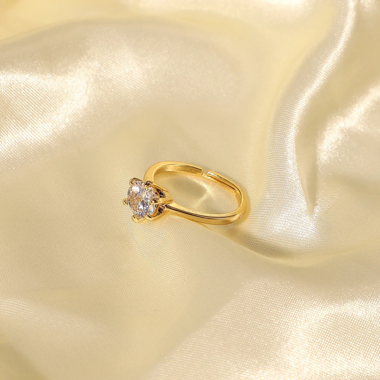 Aurelia Ring by Louryx