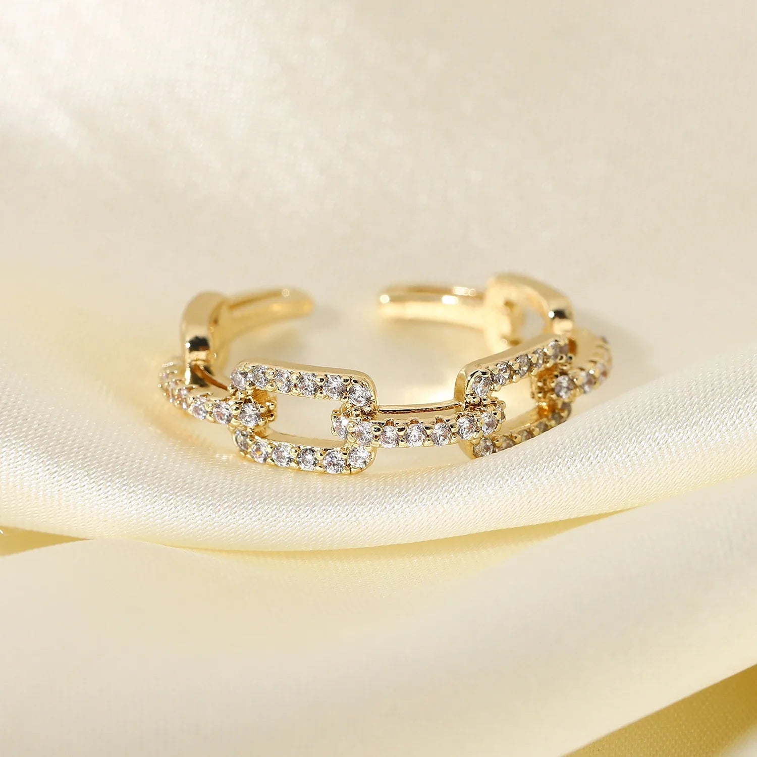 Selene Ring by Louryx