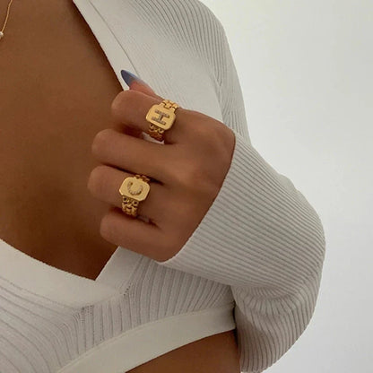 Alessia Ring by Louryx