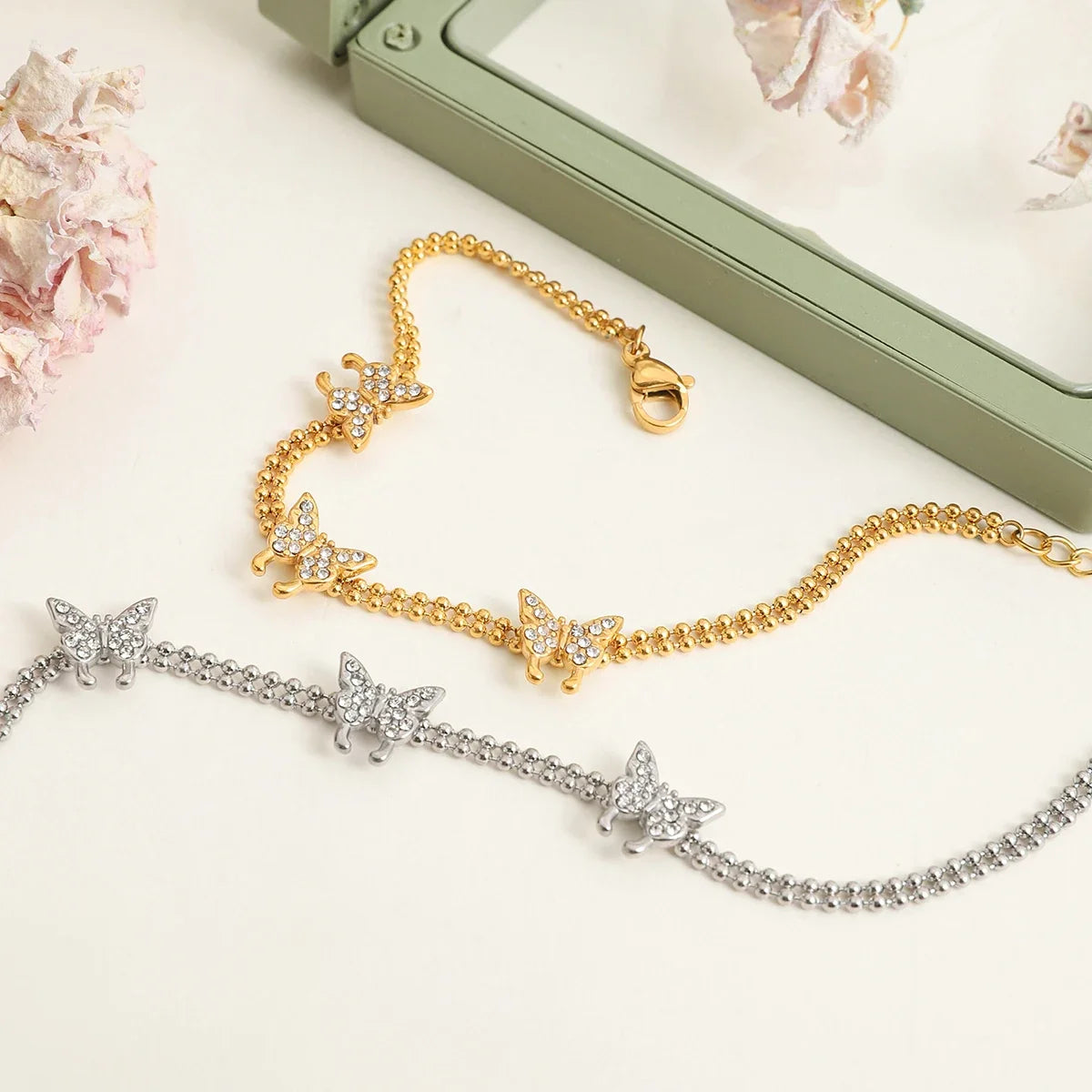 Rose Bracelet by Louryx