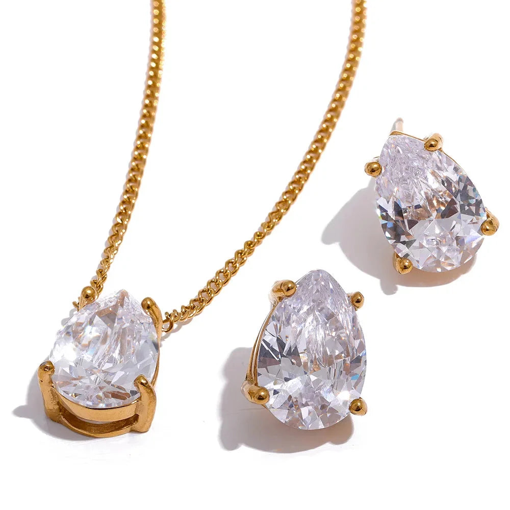Luisa Necklace by Louryx