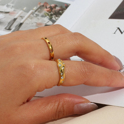 Collins Ring by Louryx