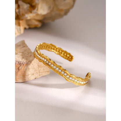 Alaia Bracelet by Louryx