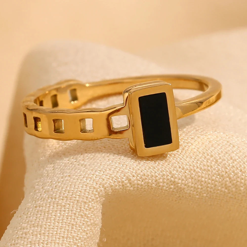 Elaina Ring by Louryx