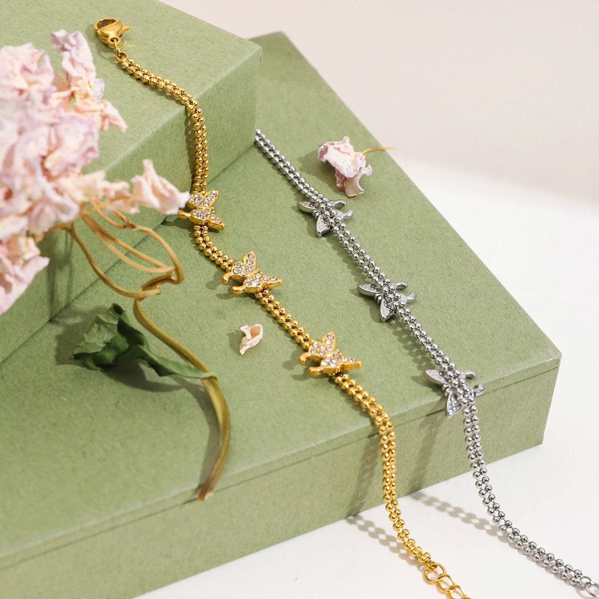 Rose Bracelet by Louryx