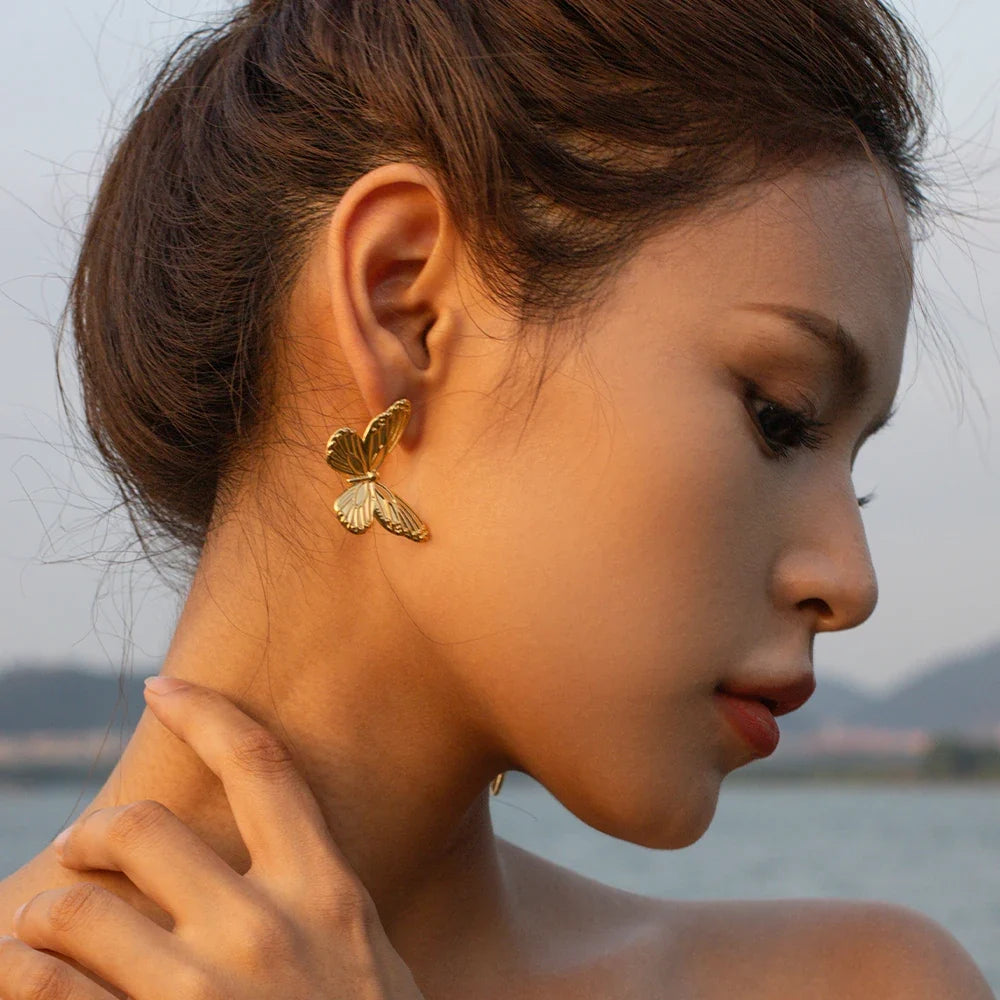 Olive Earrings by Louryx