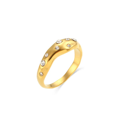 Collins Ring by Louryx