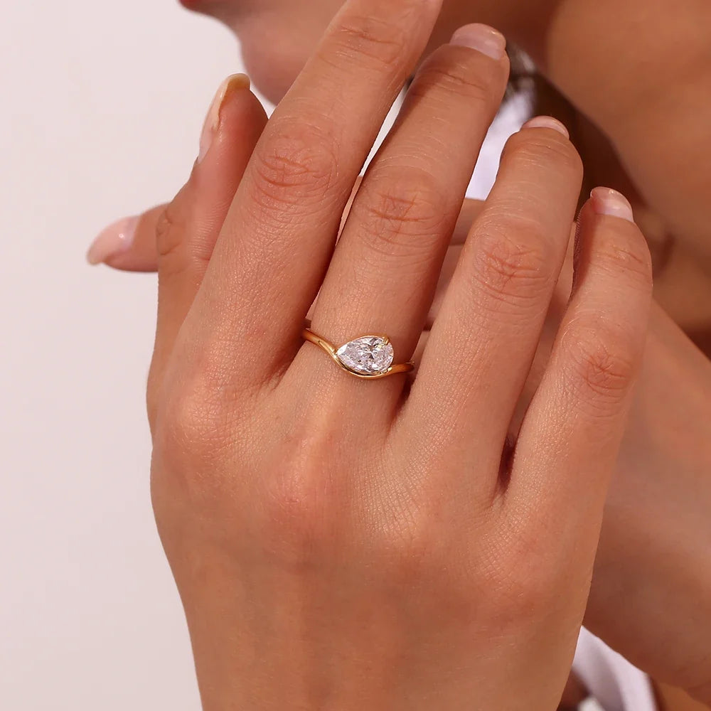 Mabel Ring by Louryx