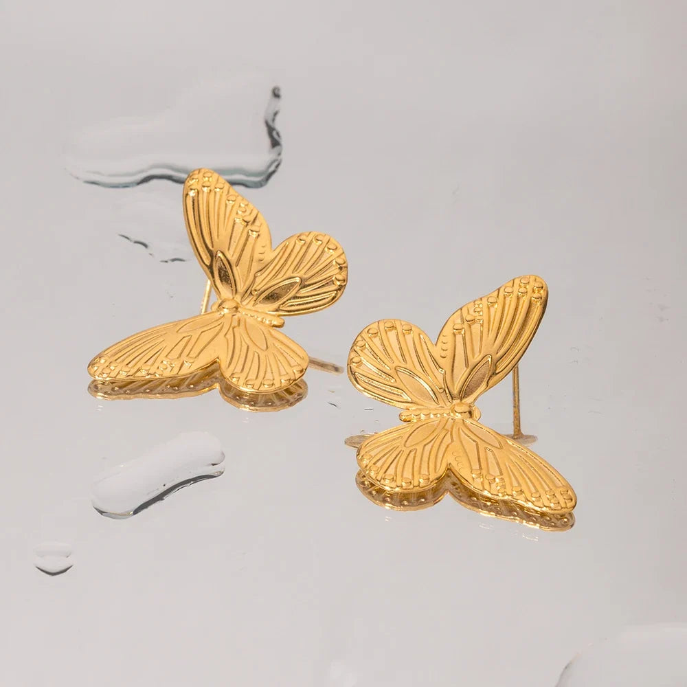 Olive Earrings by Louryx