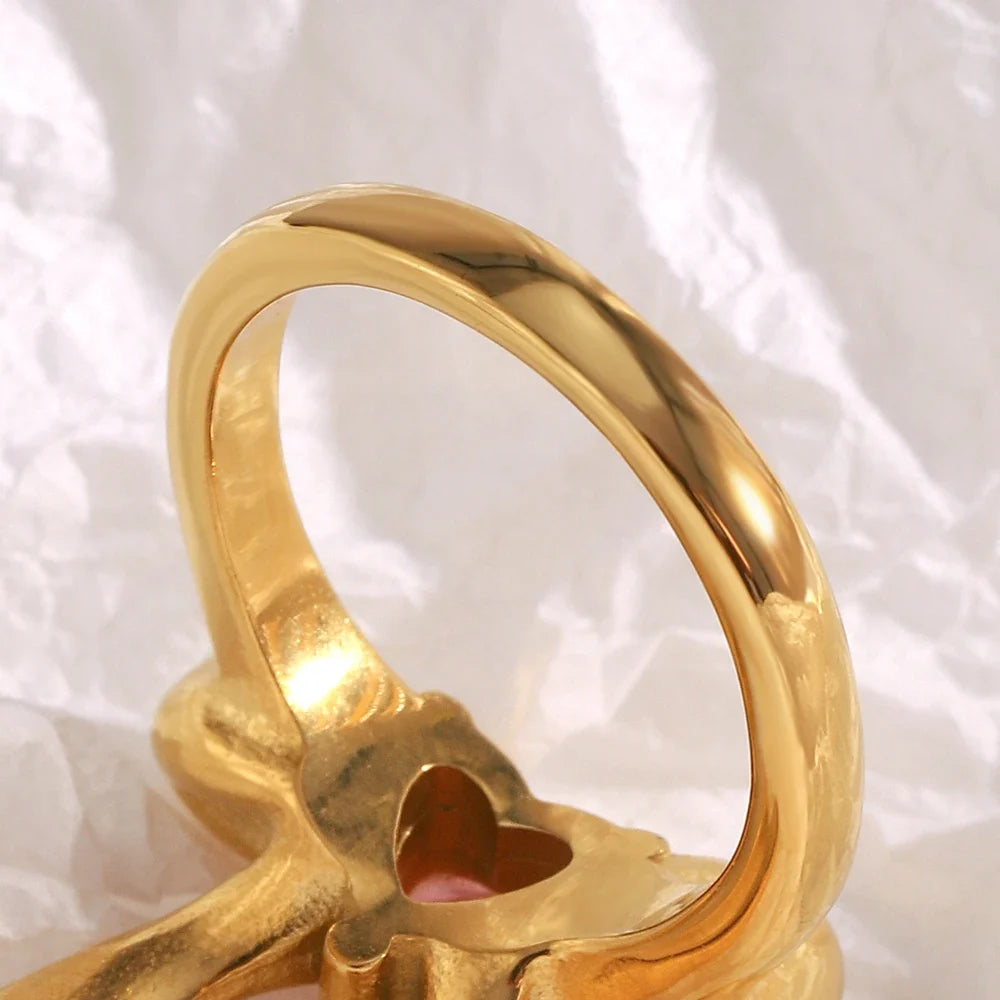Clara Ring by Louryx
