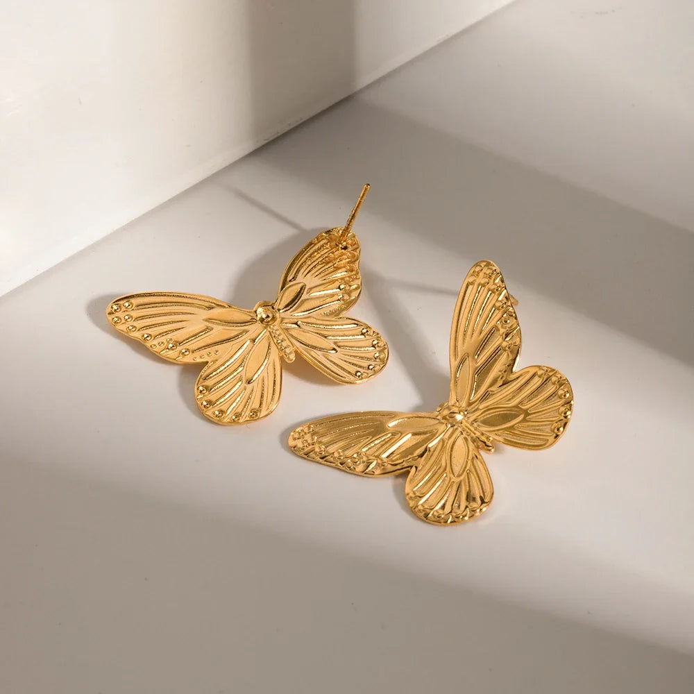 Olive Earrings by Louryx