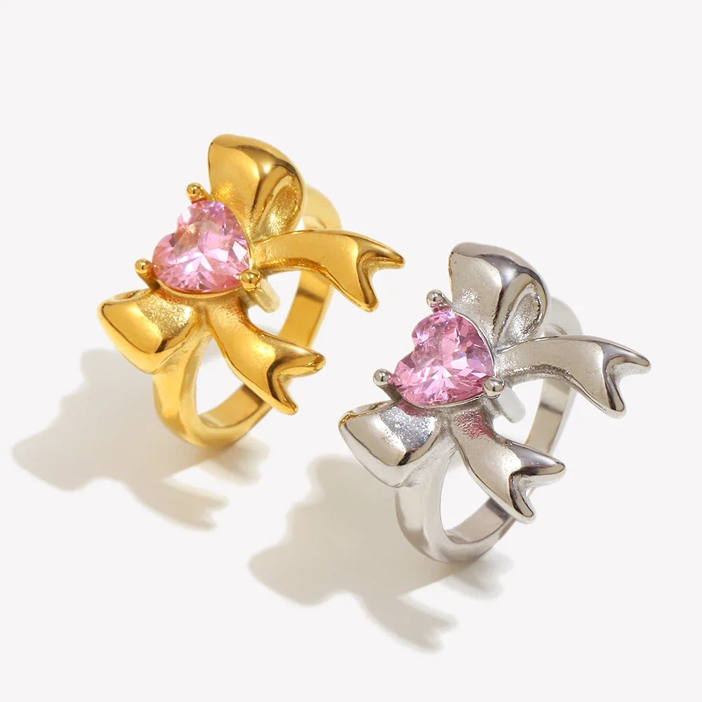 Clara Ring by Louryx