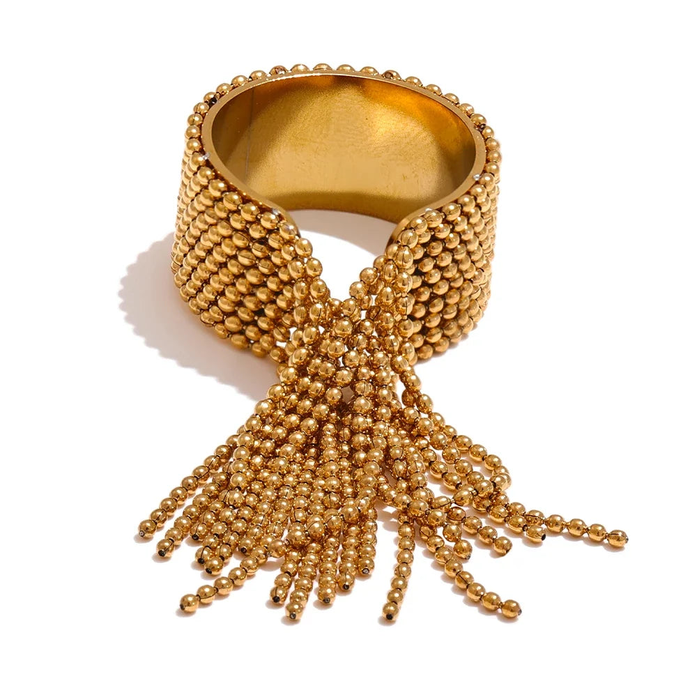 Anika Ring by Louryx