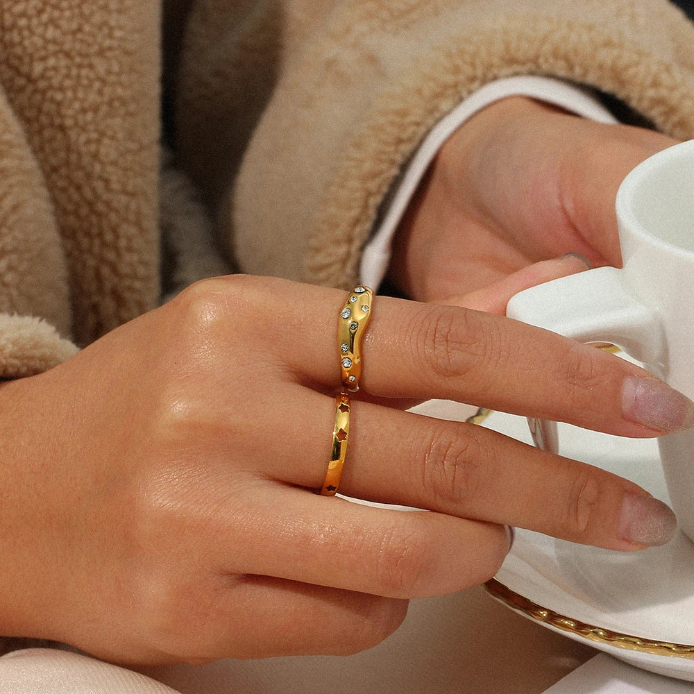 Collins Ring by Louryx