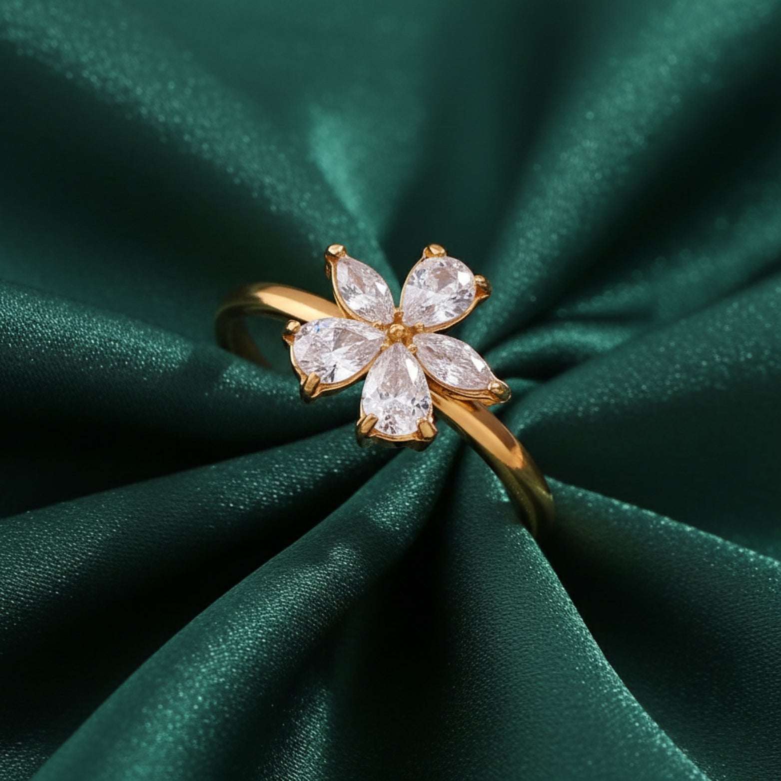 Luciana Ring by Louryx
