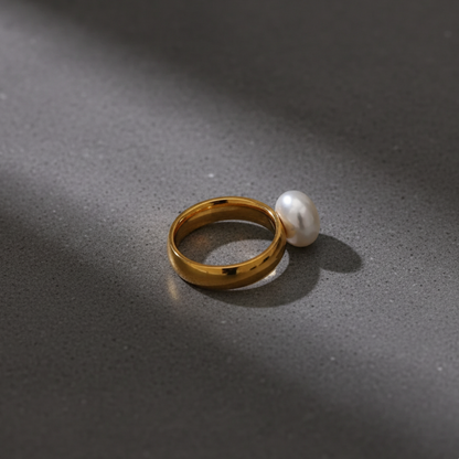 Kaiya Ring by Louryx