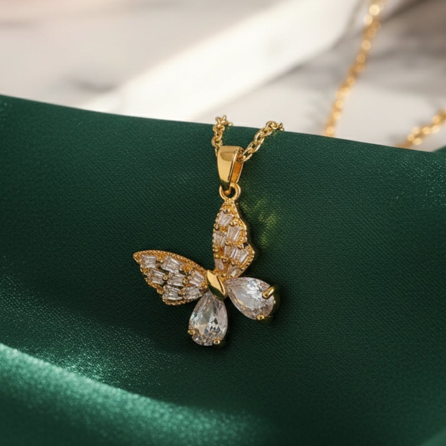 Elliot Necklace by Louryx