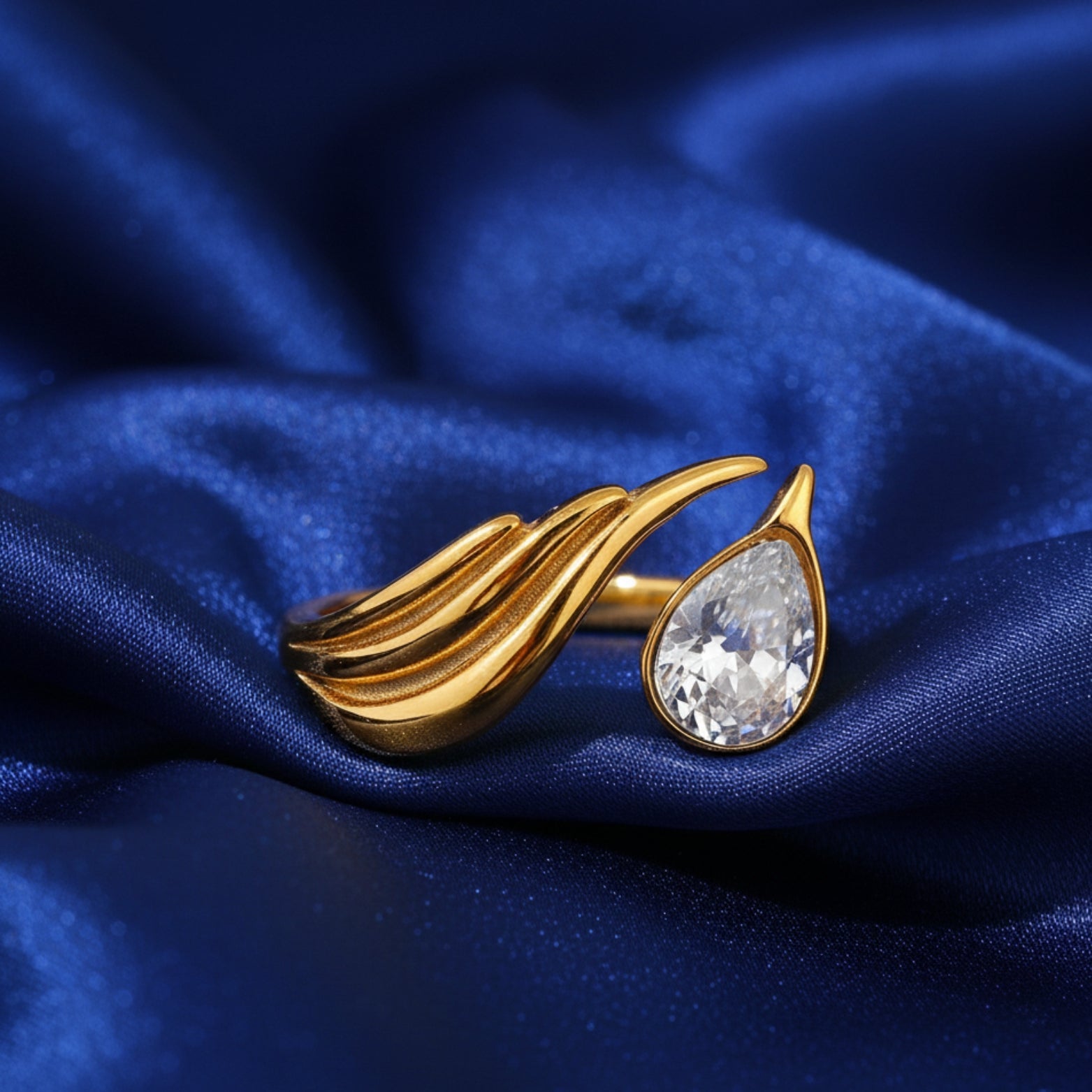 Zora Ring by Louryx